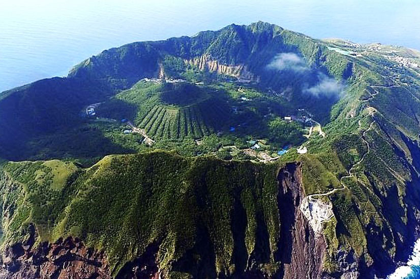 جزیره آتشفشانی آئوگاشیما
