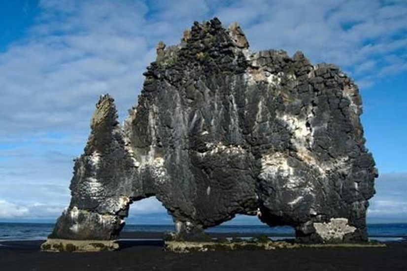 صخره ویتسکور (Hvitserkur) کشور ایسلند
